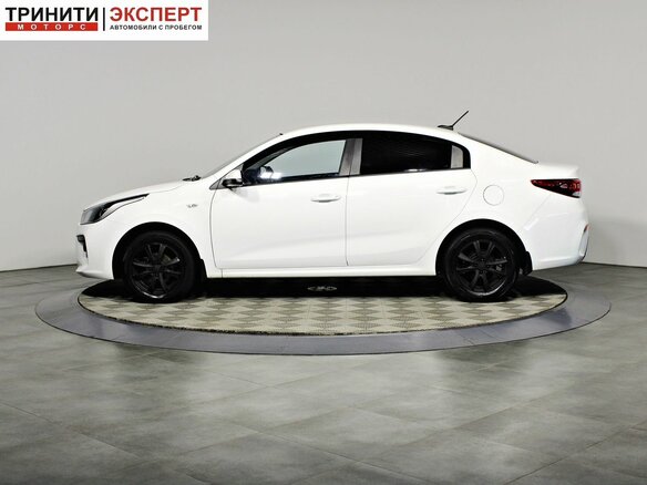 2017 Kia Rio IV, белый, 1276000 рублей - вид 4
