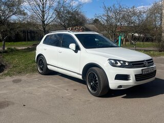 2012 Volkswagen Touareg II, белый, 2500000 рублей, вид 1
