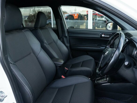 2015 Toyota Corolla Fielder XI (E160, E170, E180), белый, 1399000 рублей - вид 14