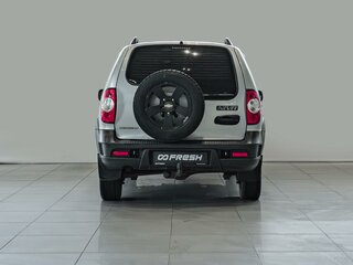 2016 Chevrolet Niva I Рестайлинг, серебристый, 590000 рублей, вид 4