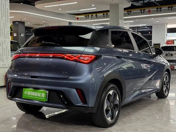 2026 BYD Dolphin 44.9 kWh I, синий, 1700000 рублей - вид 2