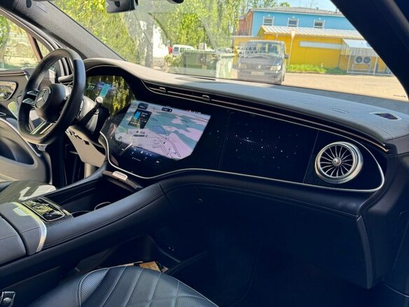 2023 Mercedes-Benz EQS SUV 580, чёрный, 13000000 рублей - вид 4