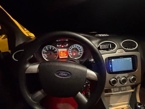 2011 Ford Focus II Рестайлинг, серебристый, 700000 рублей - вид 6