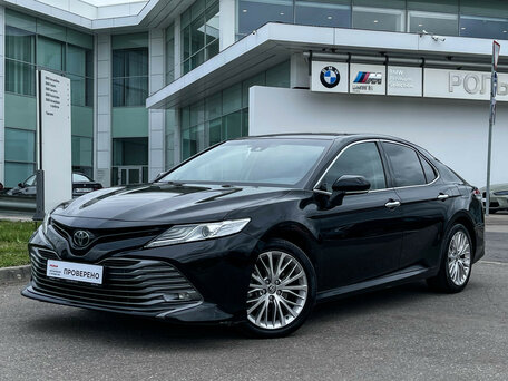 Toyota Camry VIII (XV70)