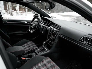 2018 Volkswagen Golf GTI VII Рестайлинг, белый, 2100000 рублей, вид 5