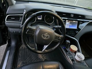 2020 Toyota Camry VIII (XV70), чёрный, 3169000 рублей, вид 5