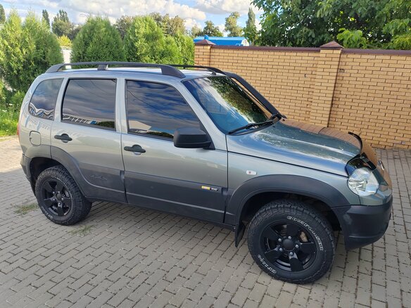 2016 Chevrolet Niva I Рестайлинг, серый - вид 1