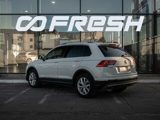 2017 Volkswagen Tiguan II, белый, 2629000 рублей, вид 2