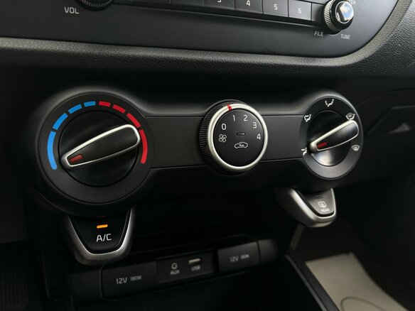 2017 Kia Rio X-Line IV, серый, 1300000 рублей - вид 20