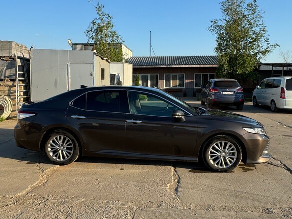 2018 Toyota Camry VIII (XV70), серый, 2450000 рублей - вид 4