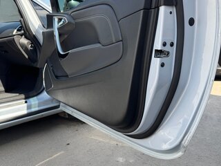 2012 Opel Astra GTC J Рестайлинг, белый, 700000 рублей, вид 5