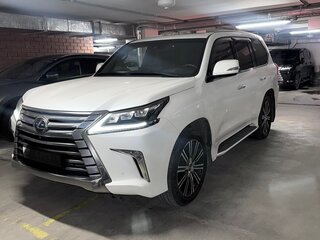 2017 Lexus LX 570 III Рестайлинг 2, белый, 9750000 рублей, вид 1