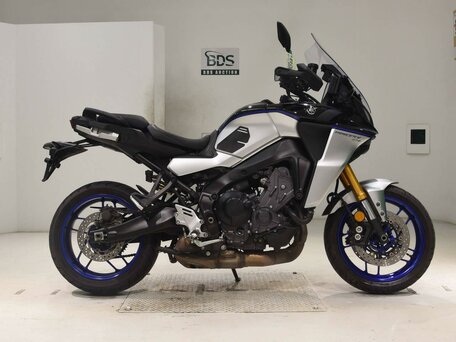 2024 Yamaha MT-09 Tracer (FJ-09), чёрный, 1177000 рублей, вид 2