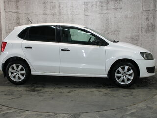 2009 Volkswagen Polo V, белый, 330000 рублей, вид 4