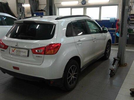 2014 Mitsubishi ASX I Рестайлинг, белый, 740000 рублей, вид 3