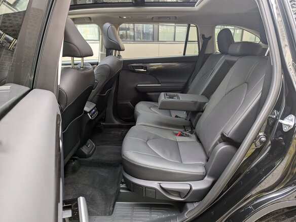 2026 Toyota Highlander IV (XU70), чёрный, 5390000 рублей - вид 17