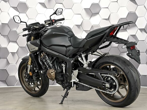 2024 Honda CB 650R, чёрный, 1077000 рублей - вид 7