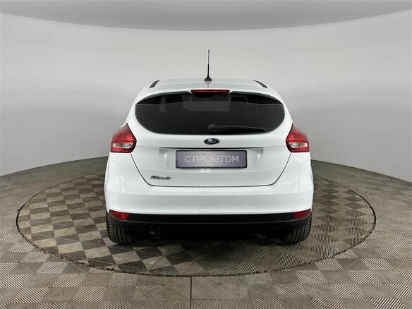 2017 Ford Focus III Рестайлинг, белый, 1025000 рублей - вид 5