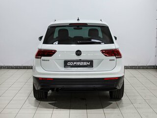 2018 Volkswagen Tiguan II, белый, 2299000 рублей, вид 4
