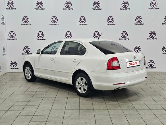 2013 Skoda Octavia II (A5) Рестайлинг, белый, 995000 рублей - вид 6