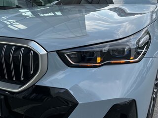 2024 BMW 5 серии 520i VIII (G60/G61/G68), голубой, 4773000 рублей, вид 4