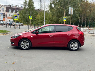 2013 Kia Ceed II, красный, 570000 рублей, вид 3