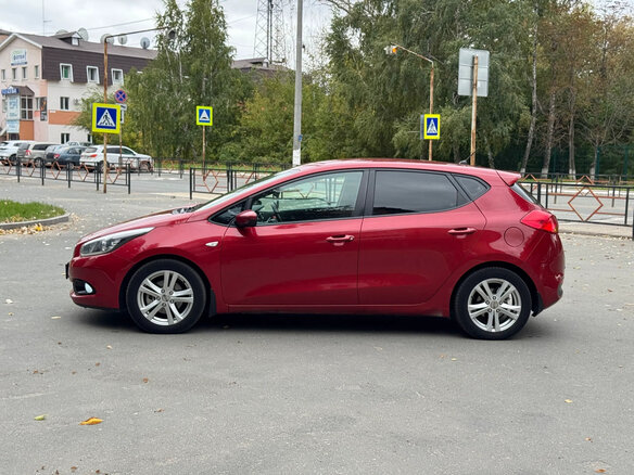 2013 Kia Ceed II, красный, 570000 рублей - вид 2