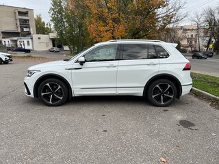 2021 Volkswagen Tiguan II Рестайлинг, белый, 4000000 рублей, вид 3