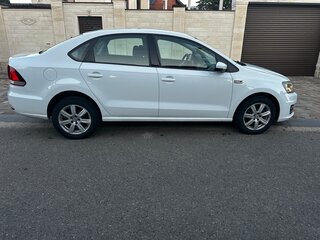 2017 Volkswagen Polo V Рестайлинг, белый, 920000 рублей, вид 4