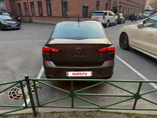 2021 Volkswagen Polo VI, коричневый, 1640000 рублей, вид 3