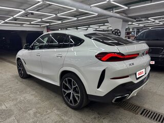 2021 BMW X6 30d III (G06), белый, 8099000 рублей, вид 4