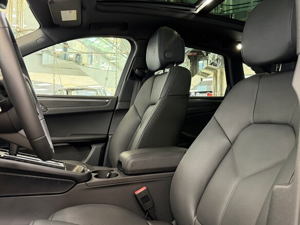 2025 Porsche Macan I Рестайлинг 2, серый, 11495000 рублей - вид 6