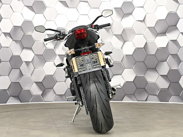 2021 Triumph Street Triple, белый, 727000 рублей - вид 3