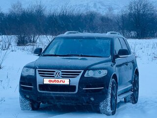 2008 Volkswagen Touareg I Рестайлинг, чёрный, 1700000 рублей, вид 1