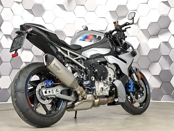 2025 BMW M 1000 R, серебристый, 2900000 рублей - вид 6