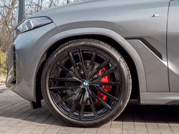 2026 BMW X6 30d III (G06) Рестайлинг, серый - вид 10