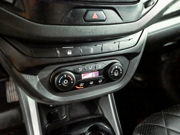 2018 Lada (ВАЗ) Vesta I, серебристый, 830000 рублей - вид 14
