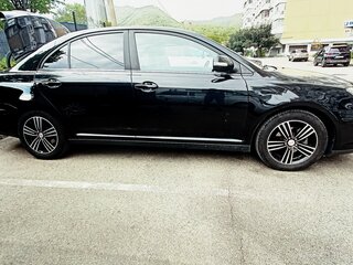 2008 Toyota Avensis II Рестайлинг, чёрный, 650000 рублей, вид 4
