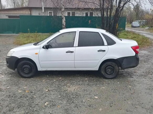 2015 Lada (ВАЗ) Granta I, белый, 349000 рублей - вид 6