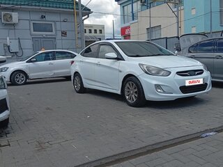 2013 Hyundai Solaris I, белый, 850000 рублей, вид 3