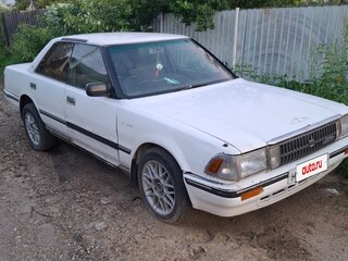 1988 Toyota Crown VIII (S130), белый, 250000 рублей, вид 1