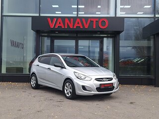 2012 Hyundai Solaris I, серебристый, 790000 рублей, вид 2