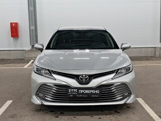 2018 Toyota Camry VIII (XV70), серебристый, 2390000 рублей, вид 2