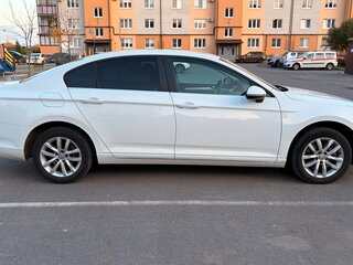 2016 Volkswagen Passat B8, белый, 1870000 рублей, вид 4