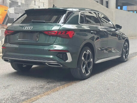 2023 Audi A3 Sportback 35 TFSI IV (8Y), зелёный, 2300000 рублей, вид 4
