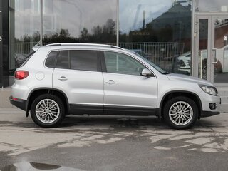 2015 Volkswagen Tiguan I Рестайлинг, серебристый, 1715000 рублей, вид 4