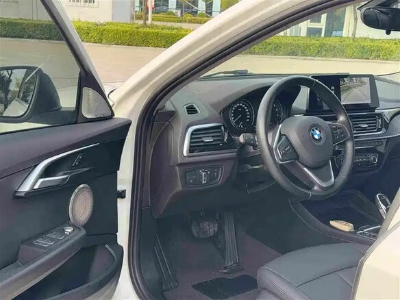 2023 BMW 1 серии 120i III (F52) Рестайлинг, белый, 1600999 рублей - вид 6