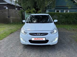 2013 Hyundai Solaris I, белый, 870000 рублей, вид 3