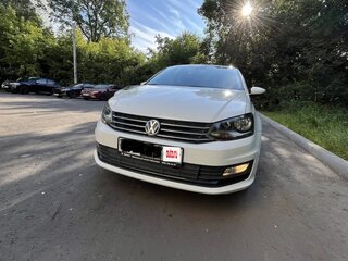 2018 Volkswagen Polo V Рестайлинг, белый, 1650000 рублей, вид 2