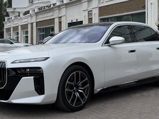 2026 BMW 7 серии 740d xDrive VII (G70), белый, 14900000 рублей, вид 1